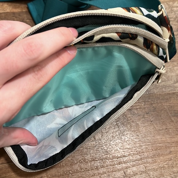 Kavu Spectator Fanny Pack - Belt Bag - Picture 2 of 7